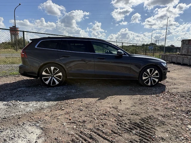 Volvo v60, 2025 - afbeelding 30 van  35