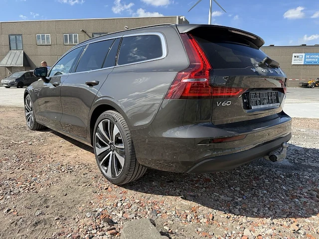 Volvo v60, 2025 - afbeelding 33 van  35