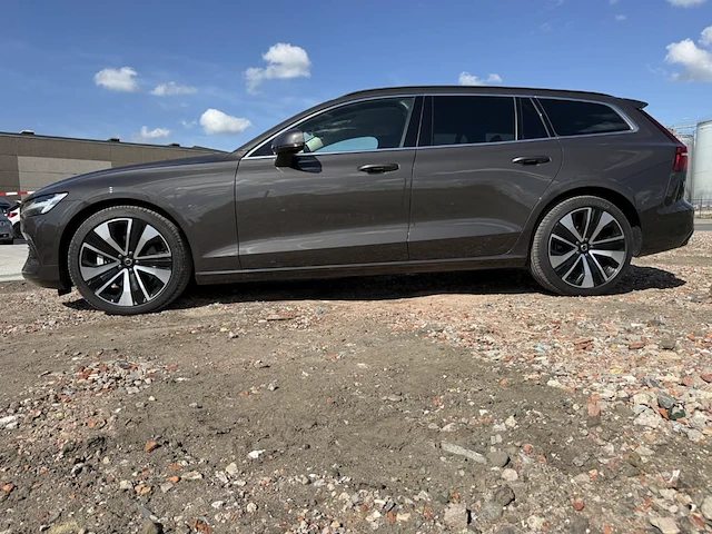 Volvo v60, 2025 - afbeelding 34 van  35