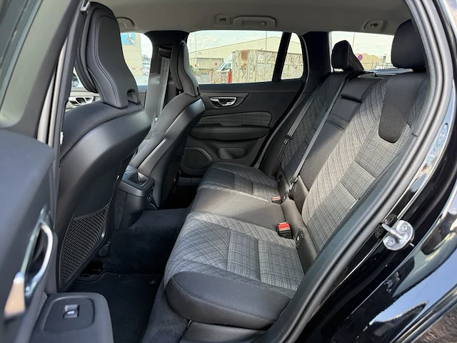 Volvo v60, 2025 - afbeelding 16 van  35