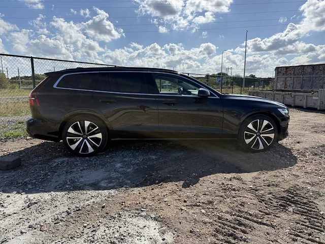 Volvo v60, 2025 - afbeelding 30 van  35