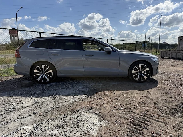 Volvo v60, 2025 - afbeelding 30 van  35