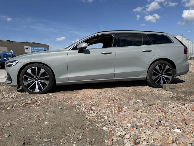 Volvo v60, 2025 - afbeelding 34 van  35