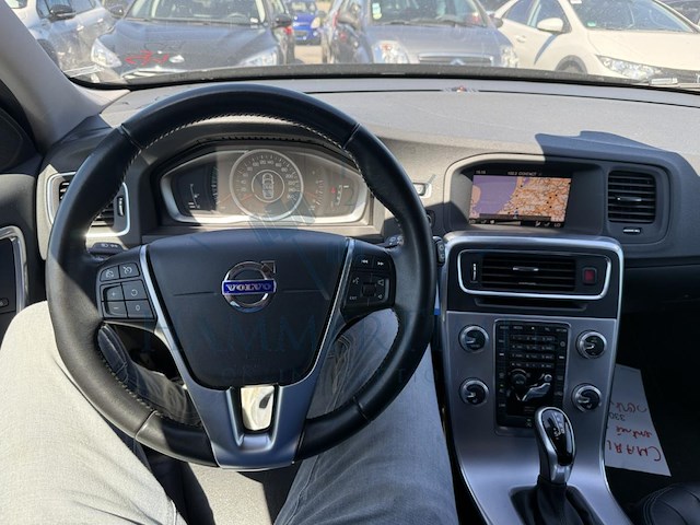Volvo v60 cross country 2.0 d3 plus geartronic 150 at, 2017 - afbeelding 3 van  27