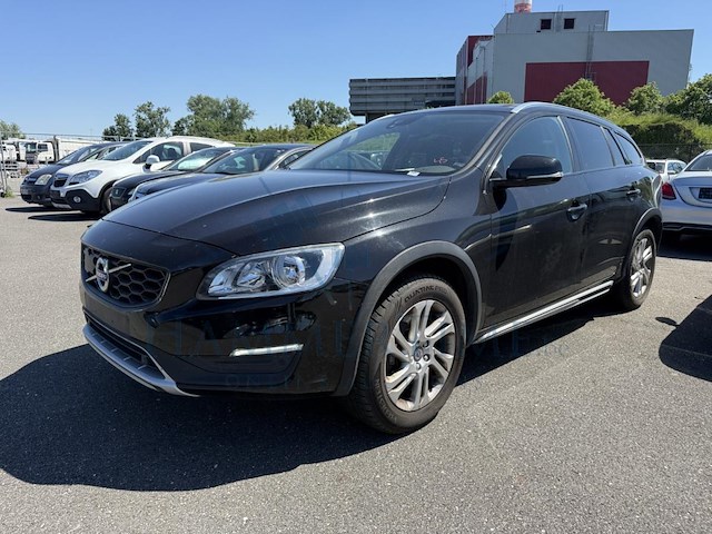 Volvo v60 cross country 2.0 d3 plus geartronic 150 at, 2017 - afbeelding 1 van  27