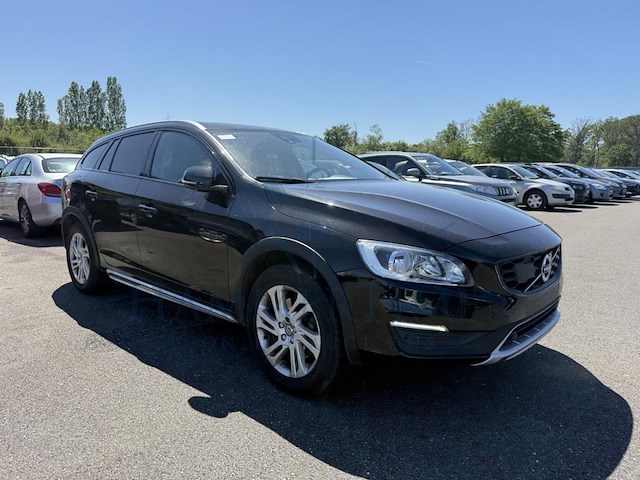 Volvo v60 cross country 2.0 d3 plus geartronic 150 at, 2017 - afbeelding 21 van  27