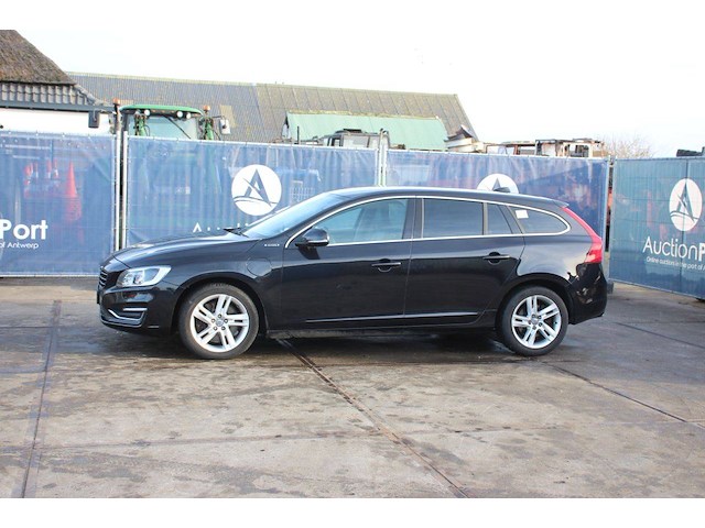 Volvo v60 d6 awd plug-in hybrid elektrisch+diesel 215pk 2014 - afbeelding 1 van  1