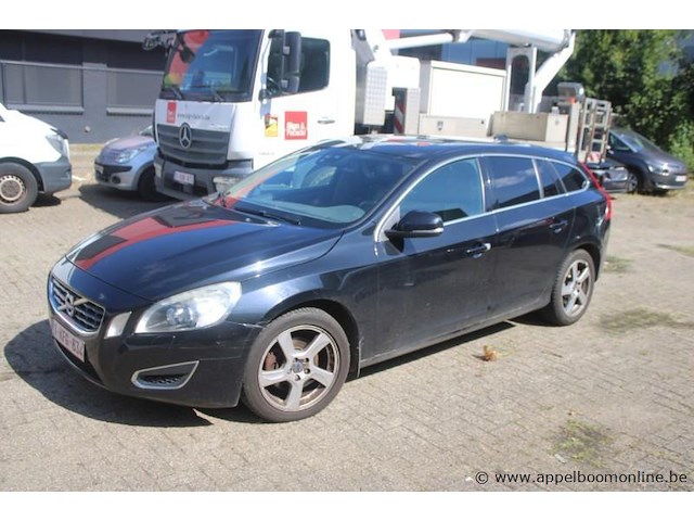 Volvo v60, yv1fw88a0c1065467, 1e insch 11/04/2012, 256783km, 120kw, 1984cm³, diesel, automaat, break/stationwagen, euro 5, mtm 2200kg, tarra 1731kg, 2 sleutels, keuring tot 26/11/2023, inschrijvingsbewijs deel i en ii en gelijkvormigheidsattest - afbeelding 1 van  22