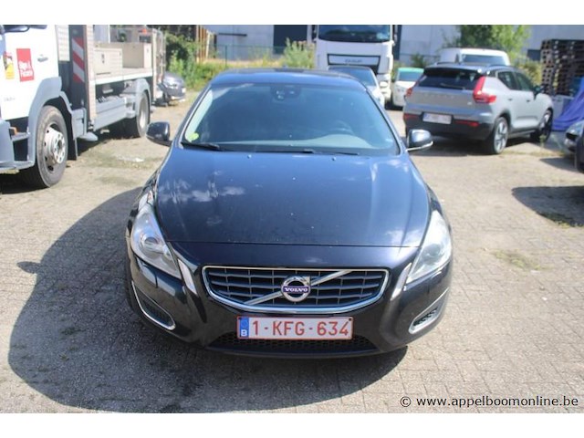 Volvo v60, yv1fw88a0c1065467, 1e insch 11/04/2012, 256783km, 120kw, 1984cm³, diesel, automaat, break/stationwagen, euro 5, mtm 2200kg, tarra 1731kg, 2 sleutels, keuring tot 26/11/2023, inschrijvingsbewijs deel i en ii en gelijkvormigheidsattest - afbeelding 12 van  22