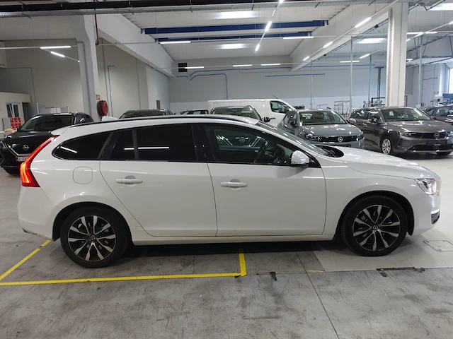 Volvo v60 - afbeelding 16 van  22