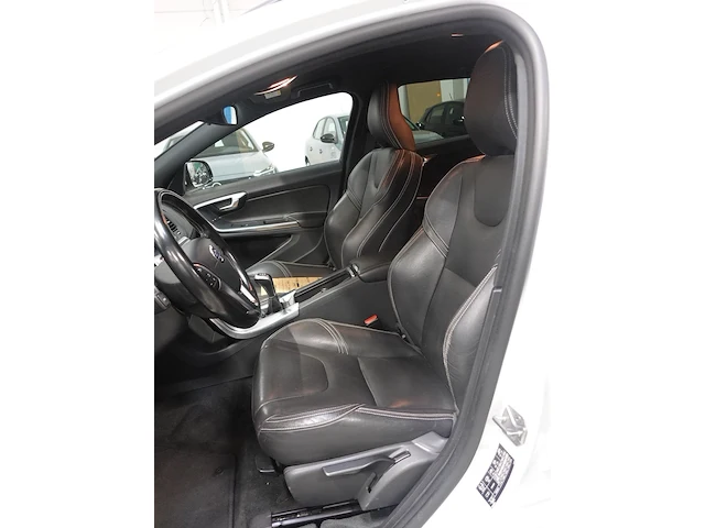 Volvo v60 - afbeelding 18 van  22