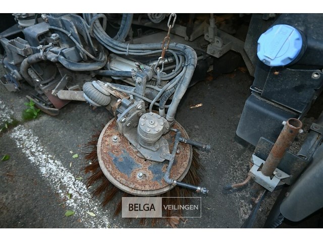 Volvo veegmachine/vrachtwagen - afbeelding 8 van  18