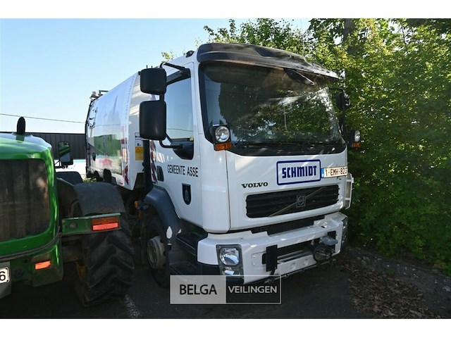 Volvo veegmachine/vrachtwagen - afbeelding 1 van  18