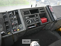 Volvo vrachtwagen met containersysteem en laadkraan hiab - afbeelding 25 van  25
