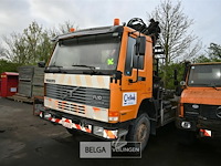 Volvo vrachtwagen met containersysteem en laadkraan - afbeelding 24 van  26