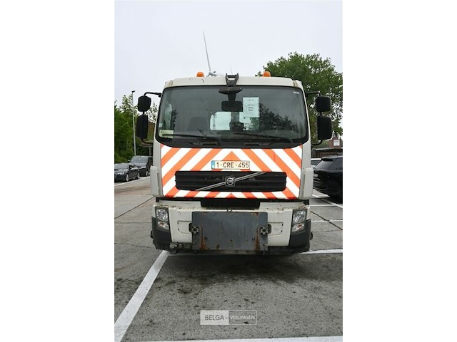 Volvo vrachtwagen met containersysteem - afbeelding 5 van  26