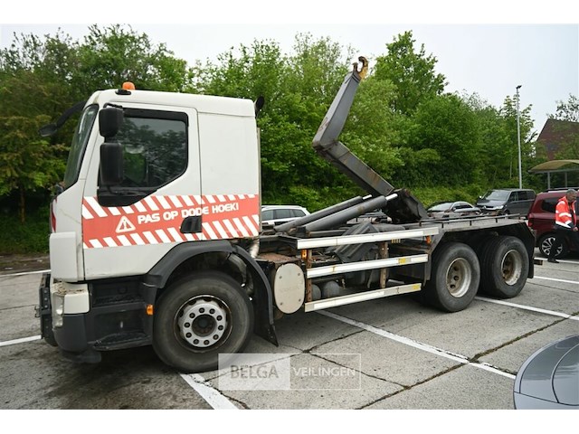 Volvo vrachtwagen met containersysteem - afbeelding 16 van  26
