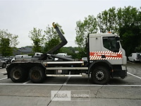 Volvo vrachtwagen met containersysteem - afbeelding 12 van  26