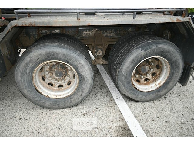 Volvo vrachtwagen met containersysteem - afbeelding 20 van  26