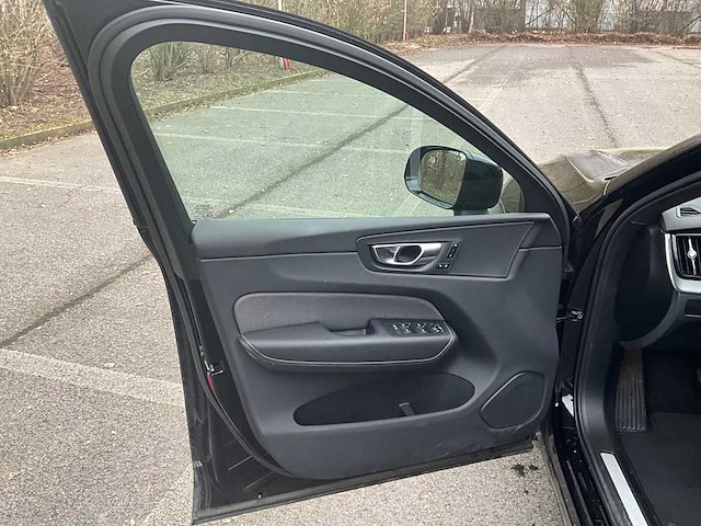 Volvo xc60 t6 - 2025 - afbeelding 11 van  29