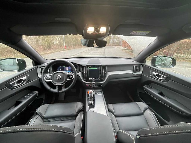 Volvo xc60 t6 - 2025 - afbeelding 6 van  29