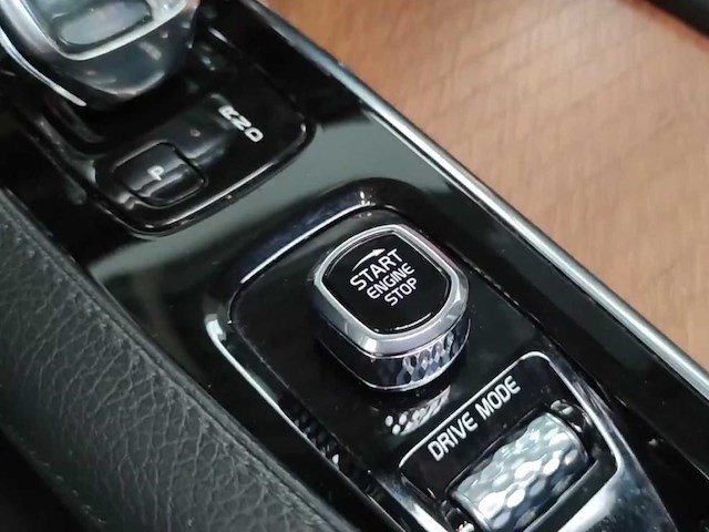 Volvo xc90 auto b5 awd 2.0 mild hybrid diesel 235 pk – automatisch – 7-zitter – 2021 - afbeelding 3 van  22
