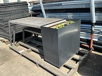 Vonk tuintafel+ zitbank en bloembak - afbeelding 1 van  1