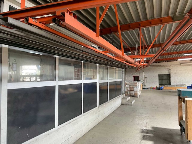 Voorbehandelings- en poedercoatinginstallatie - afbeelding 8 van  17