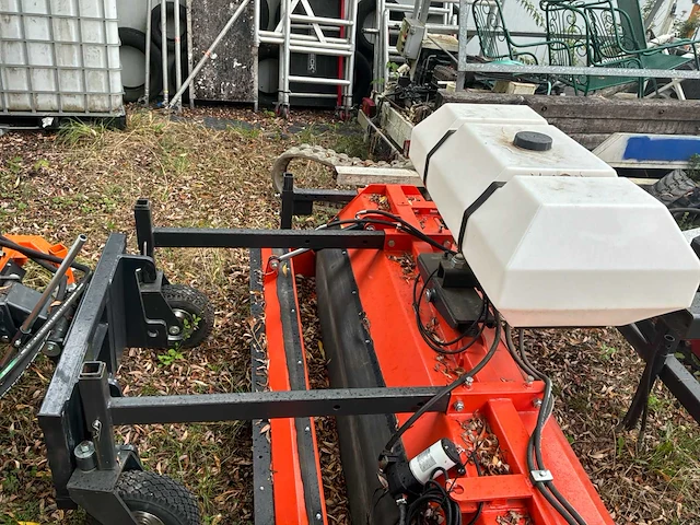 Voorladers en accessoires voor hydraulische laders / vegers - afbeelding 9 van  14