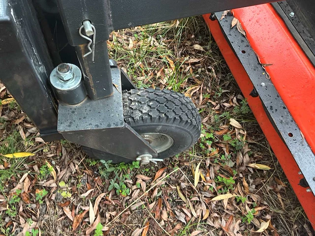 Voorladers en accessoires voor hydraulische laders / vegers - afbeelding 12 van  14