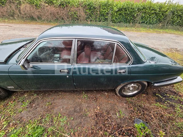 Voorloperauto - jaguar - xj6 - afbeelding 2 van  8