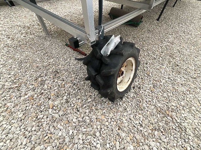 Voormalige tweewielige tractor bernard motor tweewielige tractor - afbeelding 8 van  8