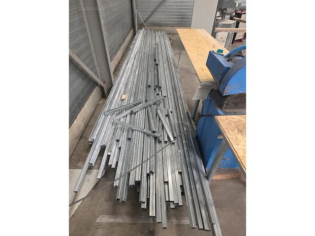 Voorraad metalen profielen - afbeelding 4 van  4