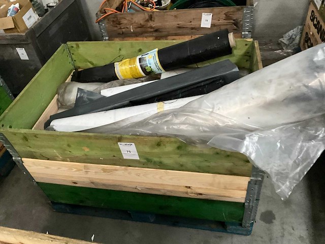 Voorraad plastiek op rol - afbeelding 1 van  3