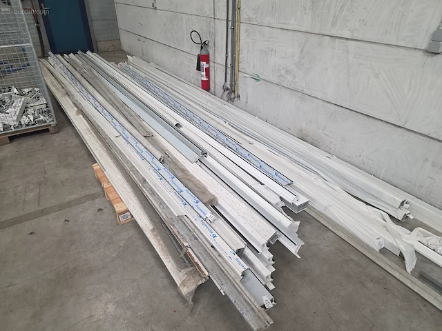 Voorraad pvc profielen profine, kömmerling - afbeelding 2 van  9