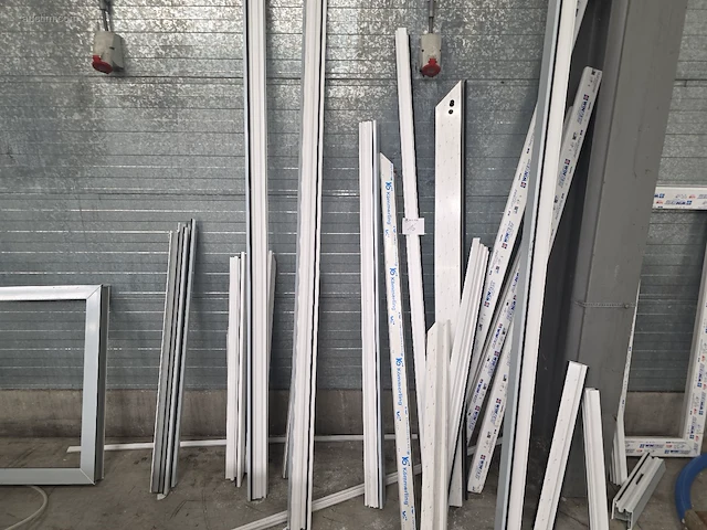 Voorraad pvc profielen profine, kömmerling - afbeelding 4 van  9