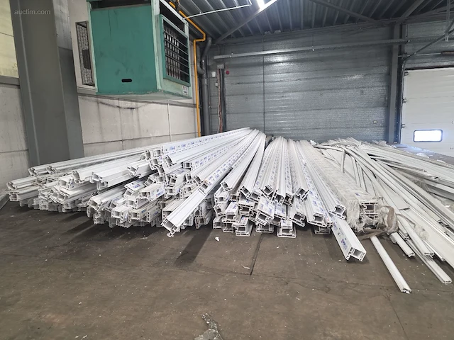 Voorraad pvc profielen profine, kömmerling - afbeelding 8 van  9