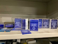 Voorraadkast met stiknaalden en diversen - afbeelding 3 van  4