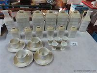 Voorraadpotten, tassen en eierdopjes - afbeelding 1 van  8