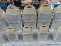 Voorraadpotten, tassen en eierdopjes - afbeelding 3 van  8