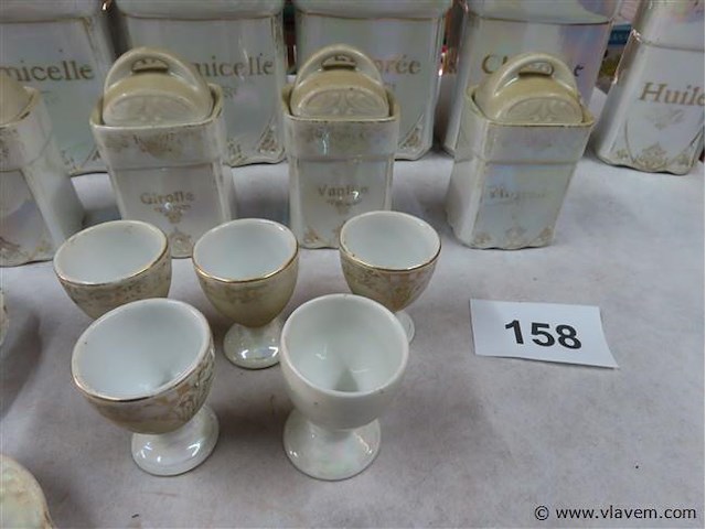 Voorraadpotten, tassen en eierdopjes - afbeelding 7 van  8