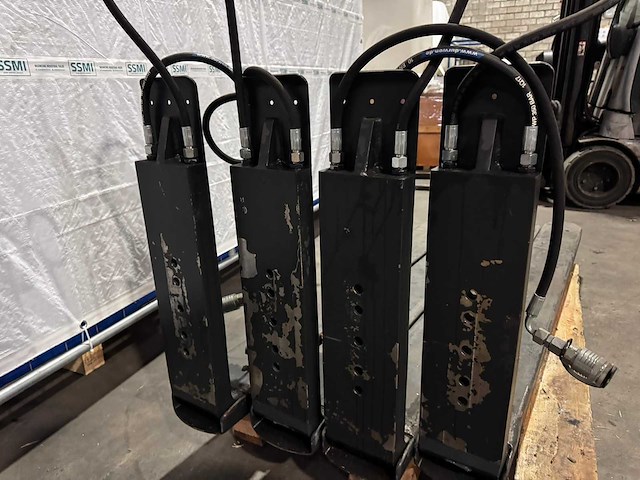 Vorken van heftrucks (2x) - afbeelding 8 van  9