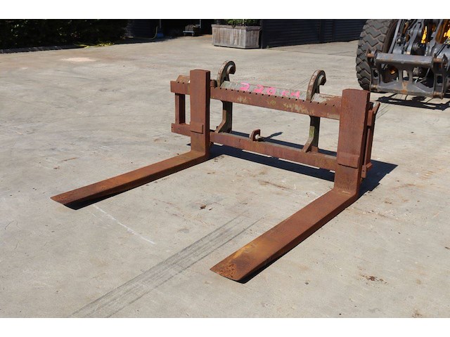 Vorkenbord 220cm voor wiellader / origineel van volvo met ophanging voor l60 tot l120 - afbeelding 1 van  1