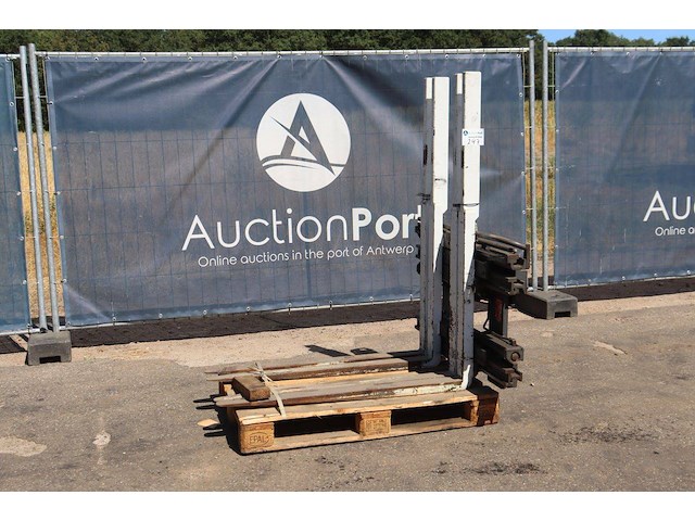 Vorkenbord bolzoni 2200kg 2001 - afbeelding 1 van  1