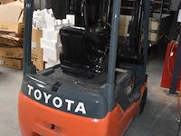 Vorkheftruck, toyota, 8fbe18, 48v, 1800kg, bj 2015, 11274.8h, met lader, werking niet gekend - afbeelding 4 van  10