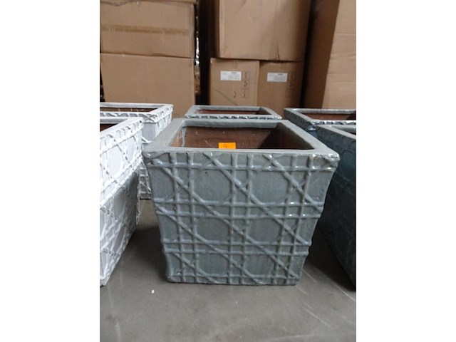 Vorstvrije terracotta bloembak - afbeelding 1 van  3