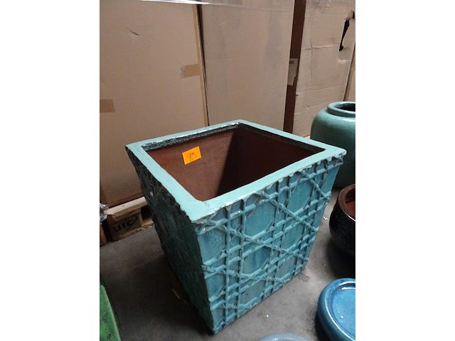 Vorstvrije terracotta bloembak - afbeelding 2 van  3