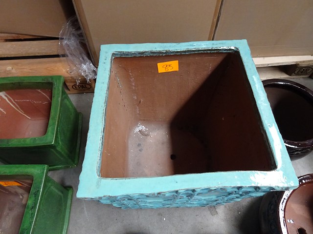 Vorstvrije terracotta bloembak - afbeelding 3 van  3