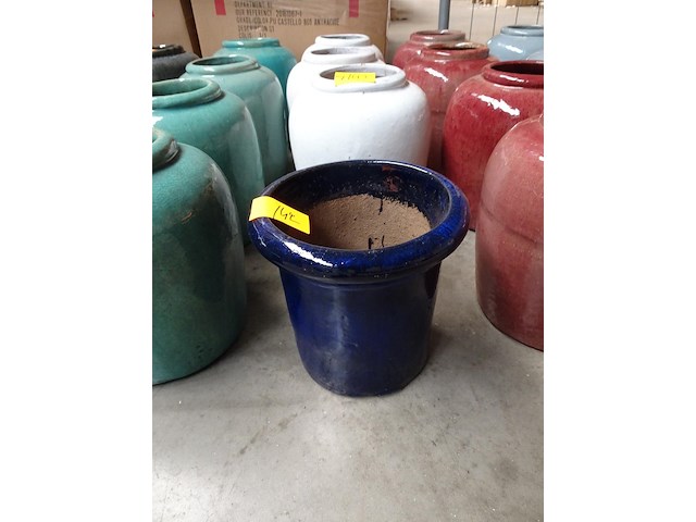 Vorstvrije terracotta bloembak - afbeelding 2 van  3