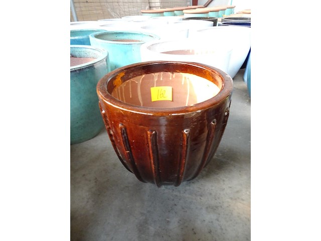 Vorstvrije terracotta bloembak - afbeelding 2 van  3